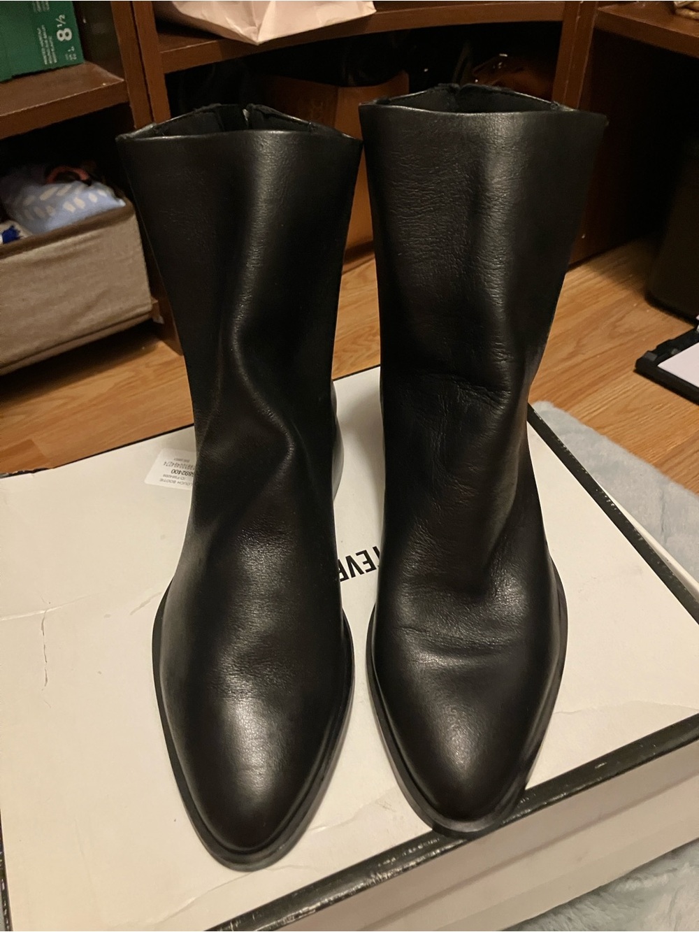 Steve Madden “Nexie” Leather Boots- 159$ retail